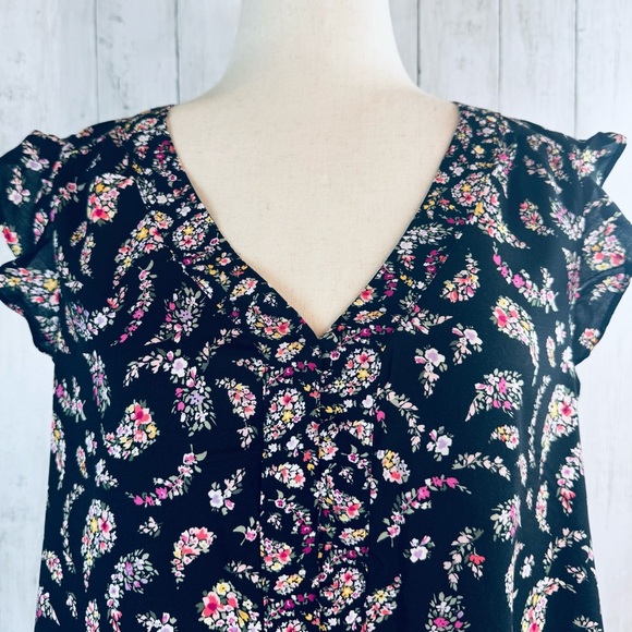 Old Navy | Black Floral Ruffle Sleeve V-Neck Blouse M - Picture 3 of 13